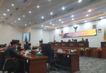 Wakil Ketua Pengadilan Tinggi Agama Kalimantan Utara, Drs. H. Usman, S.H., M.H., Mewakili Ketua Menghadiri Rapat Paripurna Ke-18 di DPRD Provinsi Kalimantan Utara