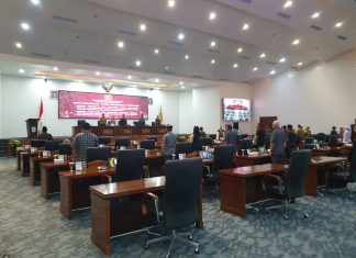 Drs. Nur Amin, M.H. (Hakim Tinggi) Pengadilan Tinggi Agama Kalimantan Utara Menghadiri Rapat Paripurna ke-5 DPRD Provinsi Kalimantan Utara