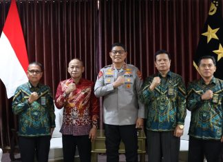 Ketua Pengadilan Tinggi Agama Kalimantan Utara, Bapak Drs. Rd. Mahbub Tobri, M.H. bersama Wakil Ketua PTA Kalimantan Utara Bapak Dr. Drs. Nurul Huda, S.H., M.H. serta Panitera dan Sekretaris Pengadilan Tinggi Agama Kalimantan Utara melakukan kegiatan Silaturahmi ke Polda Kalimantan Utara