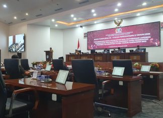 Drs. Wanjofrizal (Hakim Tinggi) Mewakili Ketua PTA Kaltara Menghadiri Rapat Paripurna ke-8 DPRD Prov. Kaltara