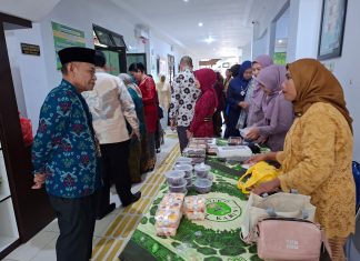 Ketua Pengadilan Tinggi Agama Kalimantan Utara, Bapak Drs. Rd. Mahbub Tobri, M.H. dan Wakil Ketua Pengadilan Tinggi Agama Kalimantan Utara, Bapak Dr. Drs. Nurul Huda, S.H., M.H. menghadiri kegiatan Pertemuan Daerah Dharmayukti Karini Provinsi Kalimantan Utara