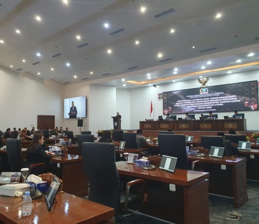 Dr. Yusri, S.Ag., M.H., Hakim Tinggi PTA Kaltara Mewakili Ketua PTA Kaltara Menghadiri Penyerahan Laporan Hasil Pemeriksaan BPK RI atas Laporan Keuangan Pemerintah Daerah yang Diselenggarakan oleh DPRD Provinsi Kalimantan Utara